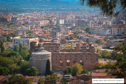 Bu Yılda Bergama Hızla Büyüyoruz